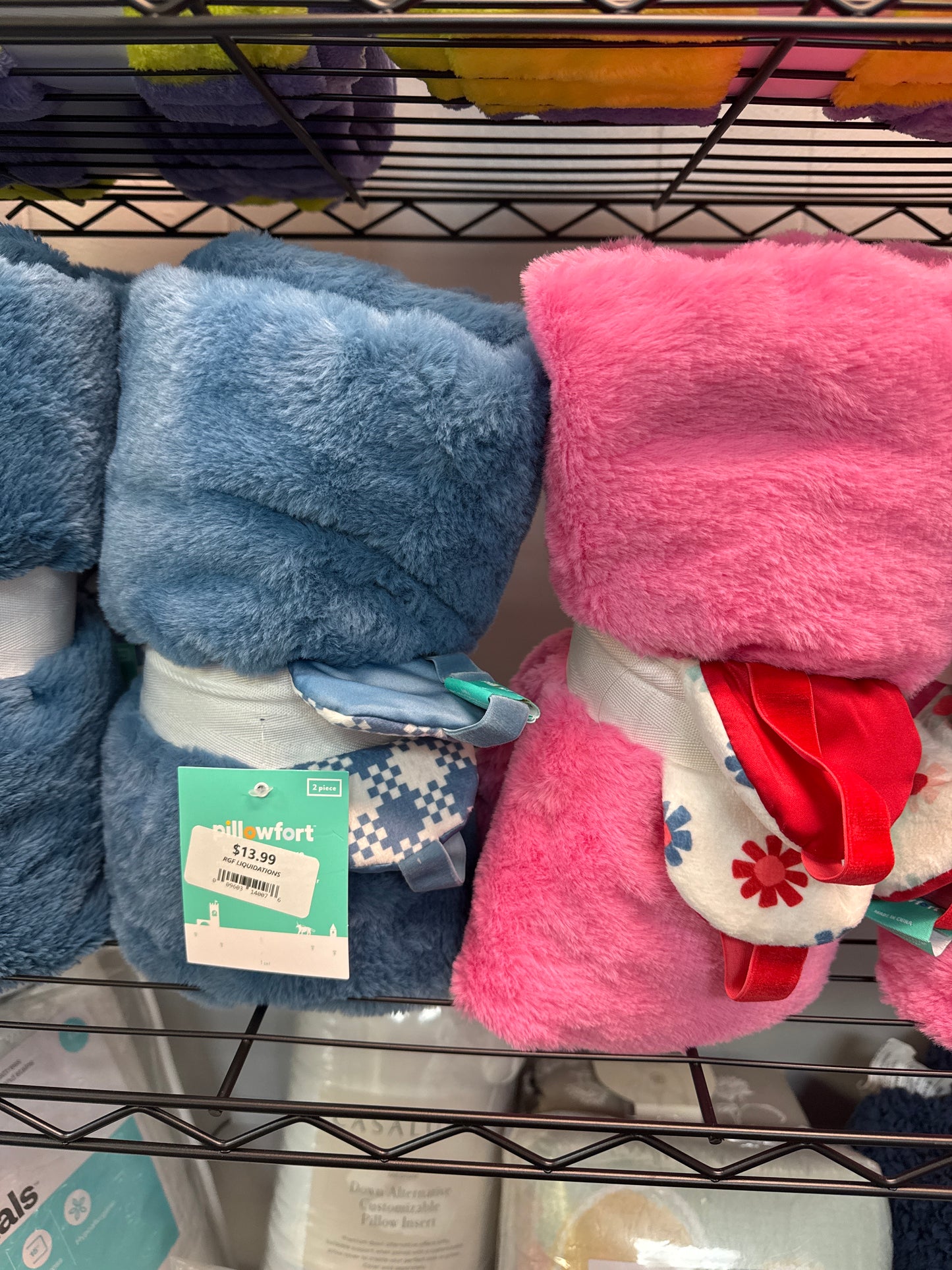 Pillowfort Blanket Set