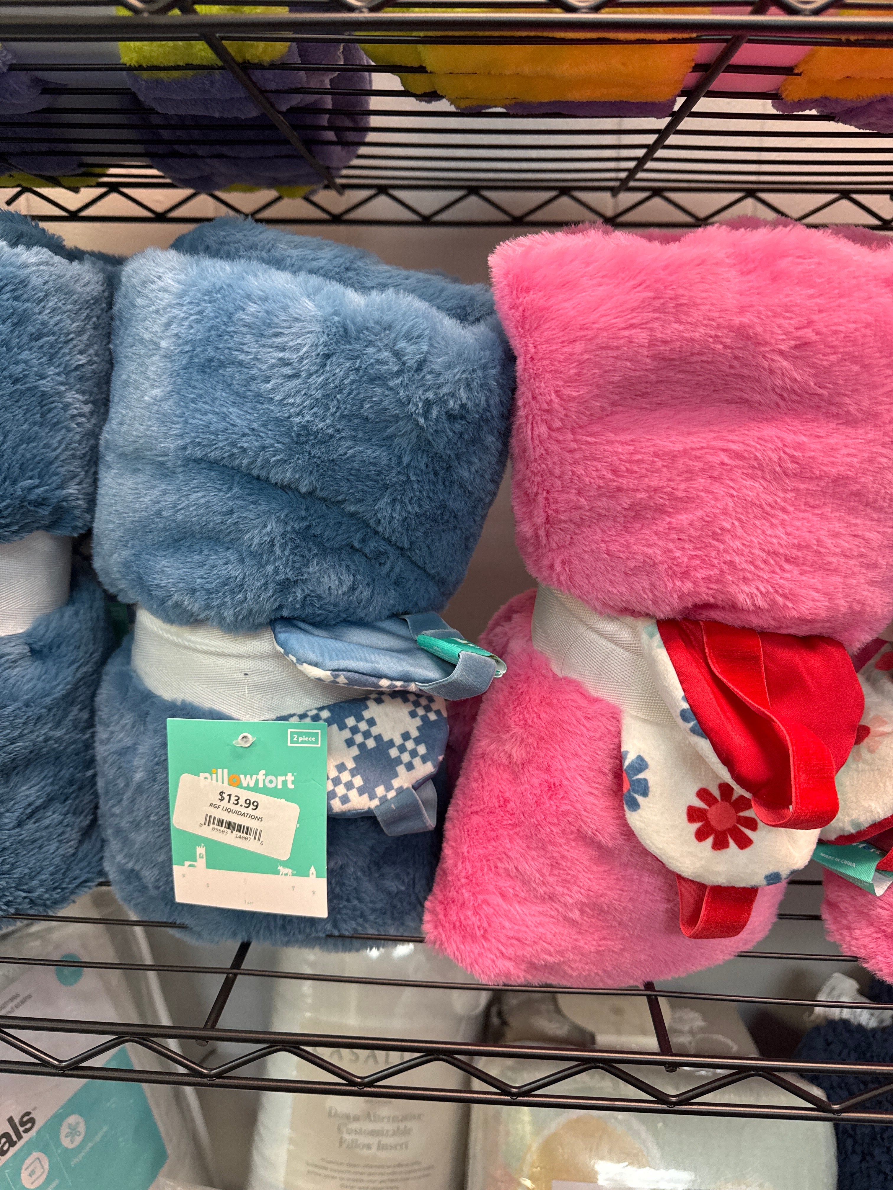 Pillowfort Blanket Set